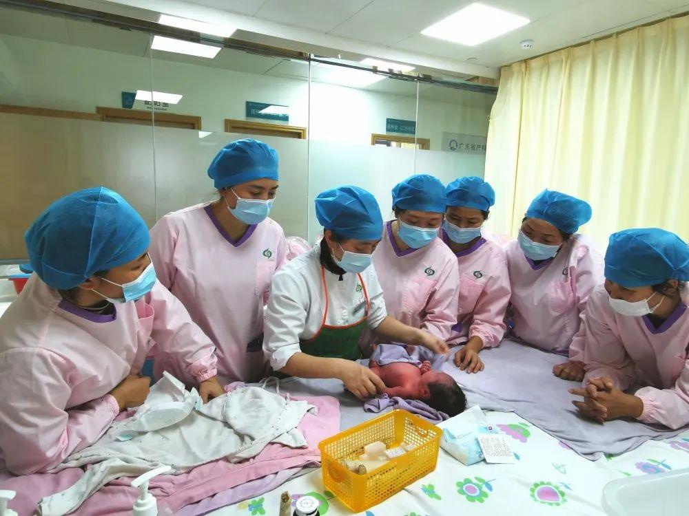 吕梁妇婴监护型护送